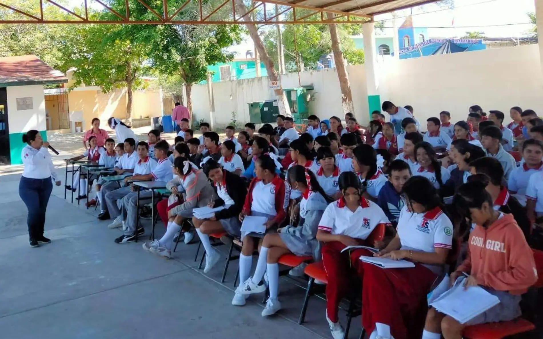 Realizan conferencias para poner un alto al acoso escolar 